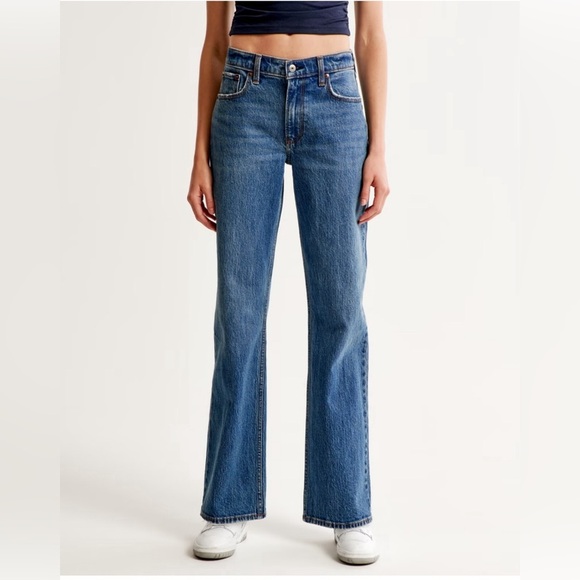 Hollister Women’s Low Rise Baggy Jeans Medium Rinse Plus Size 14 NWT - Picture 1 of 9